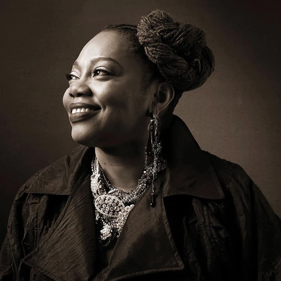 Dee Alexander